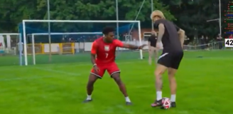Tak Tymoteusz Puchacz chciał OKIWAĆ Speeda na boisku xD [VIDEO]