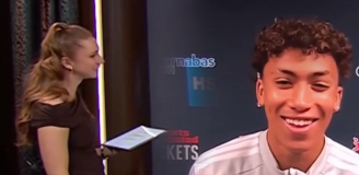 Tak siostra Matty'ego Casha próbuje namówić Juliana Halla na grę dla Polski... :D