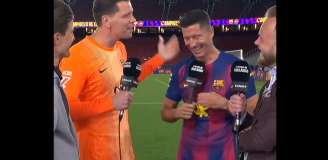 Lewy rozmawia z dziennikarzami i nagle wchodzi Szczęsny i... xD [VIDEO]