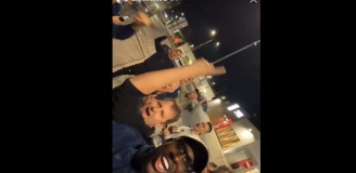 Benjamin Mendy świętujący z kibicami Pogoni o 1 w nocy na stacji xD [VIDEO]