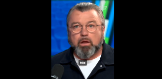 Roman Kosecki naśladuje współczesnych trenerów i piłkarzy... xD [VIDEO]