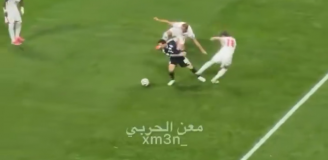 Leo Messi VS 4 zawodników Anglii [VIDEO]