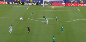 Messi strzela gola z dystansu na 1-0 z Algierią!!! [VIDEO]