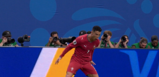 Cristiano Ronaldo STRZELA DRUGIEGO GOLA z Uzbekistanem! 3-0 [VIDEO]