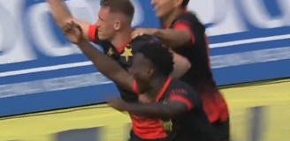 Wiktor Nowak strzela TRZECIEGO GOLA dla Slavii Praga! [VIDEO]