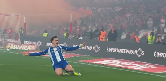 FENOMENALNY gol Oskara Pietuszewskiego na 2-0 z Benficą!!! [VIDEO]