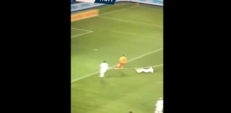 W taki sposób Jan Ziółkowski wybił piłkę w meczu z Lecce [VIDEO]