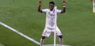 Vinicius strzela gola na 2-1 z Benfiką! [VIDEO]