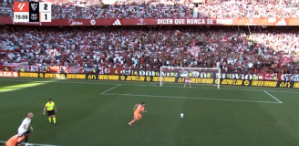 Lewandowski NIE TRAFIA z rzutu karnego z Sevillą! [VIDEO]