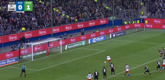 Kamil Grabara BRONI rzut karny z Hamburgerem! [VlDEO]
