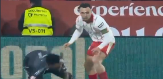 Po tym kontakcie Vinicius padł na ziemie... xD [VIDEO]