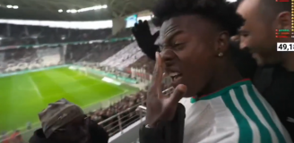 IShowSpeed obrzucony butelkami i oblany wodą na meczu ligi algierskiej  [VIDEO]