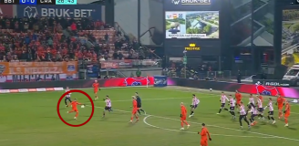 ''NIESAMOWITY'' strzał piłkarza Termaliki... xD [VIDEO]