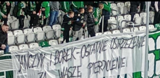 TRANSPARENT kibiców Radomiaka w stronę Mateusza Borka!