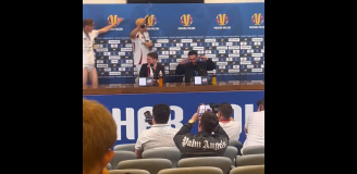 Piłkarze wpadli na konferencję Goncalo Feio i... xD [VIDEO]