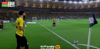 Tak piłkarz Al-Ittihad wykonał rzut rożny... xD [VIDEO]