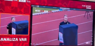 HlT! W meczu Chrobry-Śląsk wezwali sędziego do monitora VAR i... XD [VIDEO]