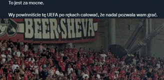 TRANSPARENT kibiców Izraelskiego Hapoelu Beer Sheva...