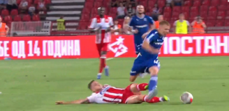 BRUTALNY faul piłkarza Crveny na Kozubalu! [VIDEO[