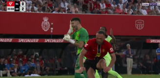 BRUTALNE wejście Muriqiego w bramkarza Barcy i czerwona kartka! [VIDEO]