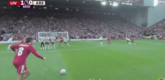 Gol Szaboszlaia z perspektywy kamery sędziego! <3 [VIDEO]