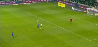 PUDŁO SEZONU Milety Rajovicia z meczu z Piastem xD [VIDEO]