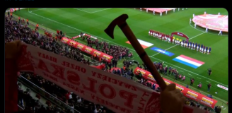 Taki ''GADŻET'' wniósł kibic na mecz Polska - Holandia xD