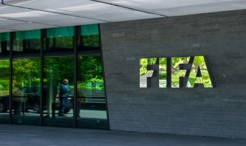 FIFA wydała fortunę na podróże!