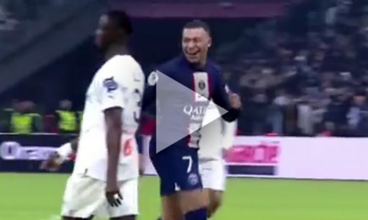 Tak Mbappe strollował przeciwnika... :D [VIDEO]