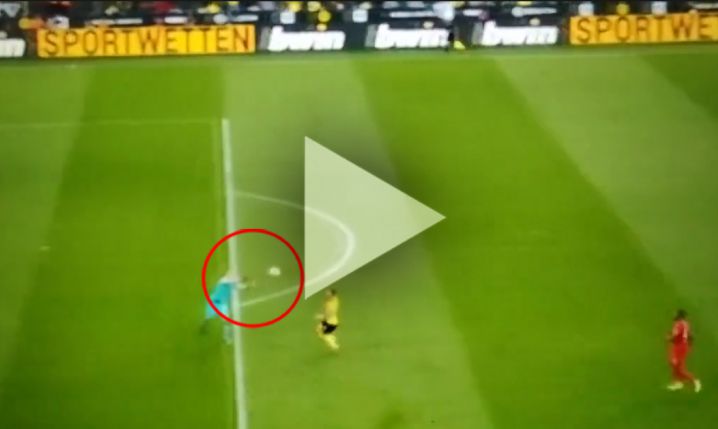 ZA TO Hradecky dostał czerwoną kartkę z BVB! Niebywałe... [VIDEO]