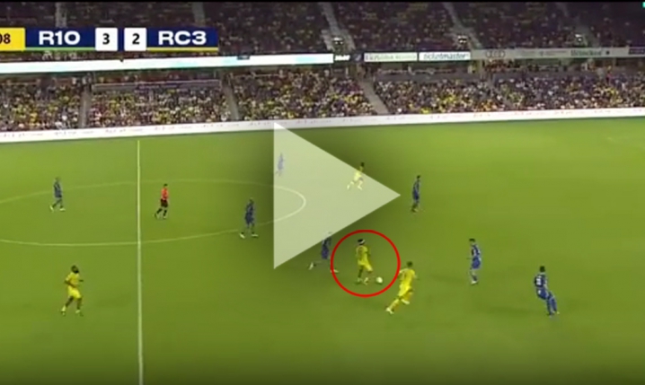 GENIALNA asysta Ronaldinho przy golu Viniciusa! [VIDEO]