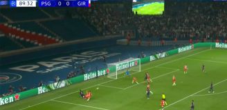 FATALNY błąd bramkarza Girony! Tak w 90 minucie padł gol dla PSG... [VIDEO]