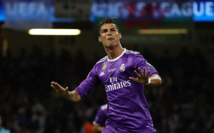 BOMBA! Klub z Włoch ponoć NEGOCJUJE transfer Ronaldo