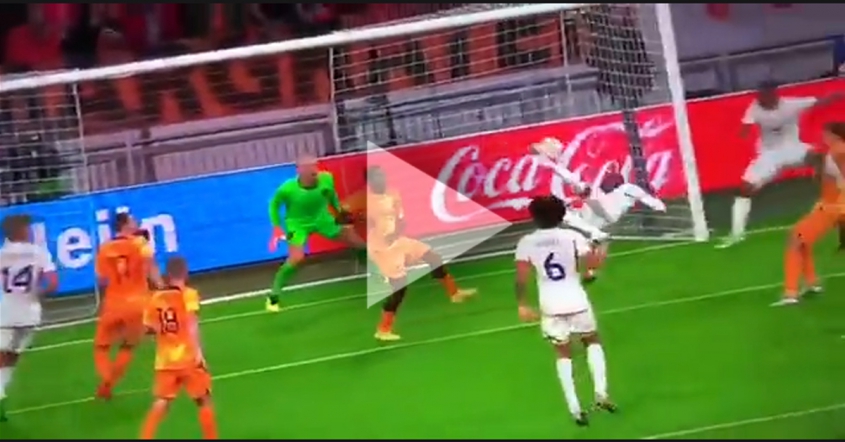 Ostatnia akcja w meczu Holandia - Belgia i Lukebakio ROBI TO! [VIDEO]
